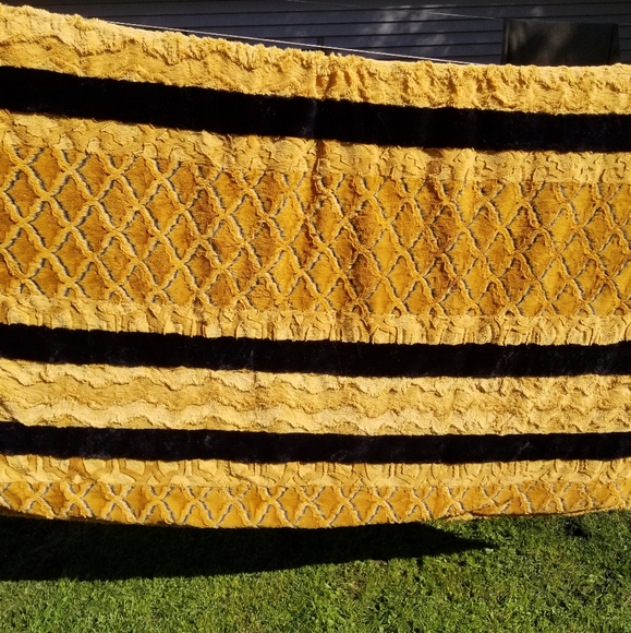 XL Waterfall Luxe Minky Blanket - Picture 5 of 11